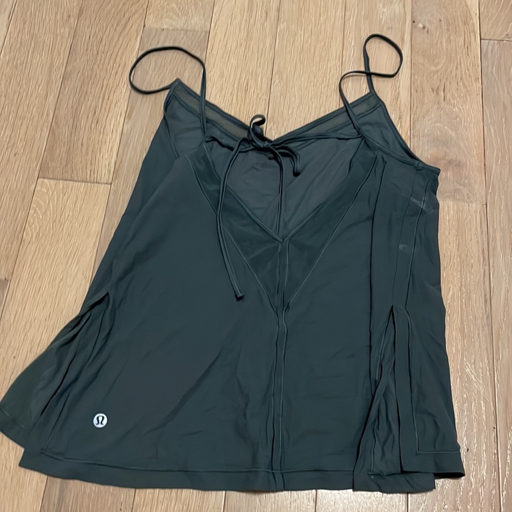 Lululemon tank - Picture 2 of 4